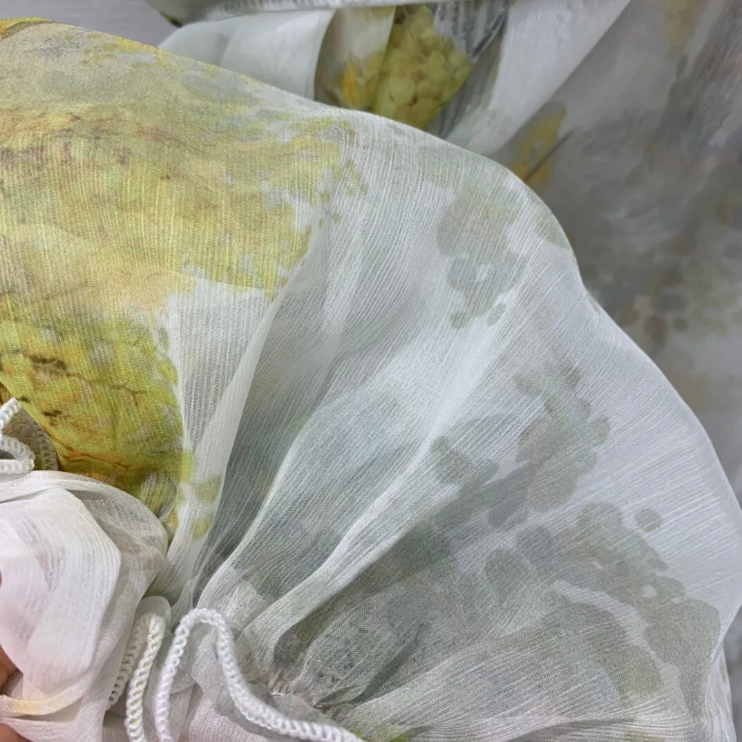 

Hoge Kwaliteit Elegante Resort Stijl Acacia Bloem Kleur Hout Oren V-hals Mouwloze Jurk Met Riem