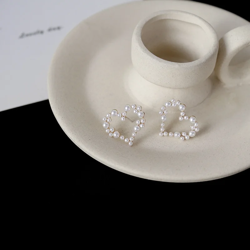 

Love Heart Earrings Stud Simple Hollowout Brincos Imitated Pearl Creative Party For Women Gifts
