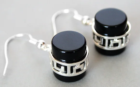 

VINTAGE HANDMADE NATURAL BLACK Natural jade 925 SILVER HOOK EARRINGS 1 1/5