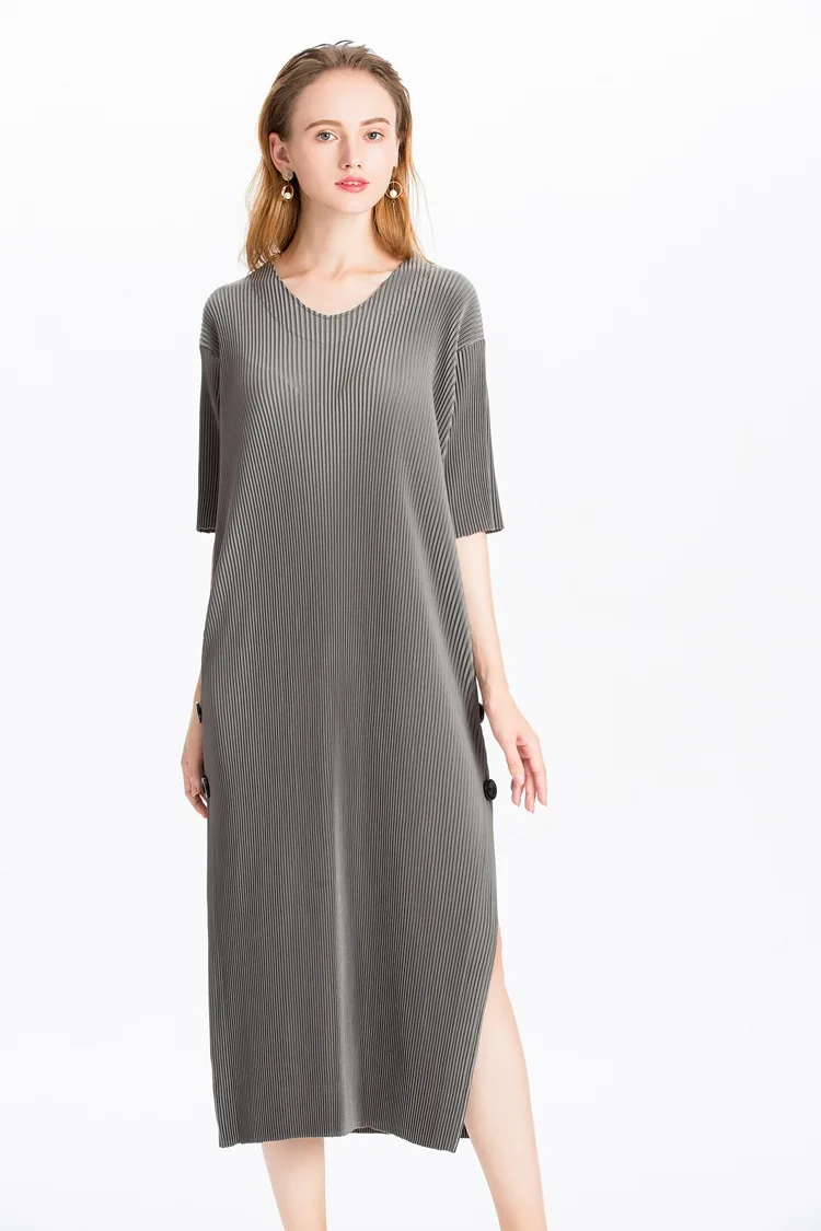 

Plus Size Dress For Women 45-75kg Round Neck Short Sleeved Solid Colour Casual Side Button Vertical Miyake Pleated Dresses Midi