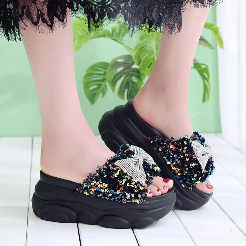

Женские блестящие слипоны, новые корейские шлепанцы на платформе, летние шлепанцы, сланцы для пляжа