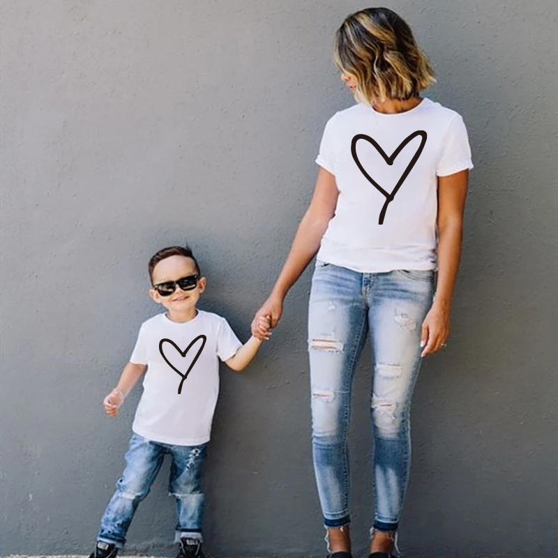 

Family Matching Clothes love T-shirts summer new simpleness comfortable clothing Short Sleeve mother and daughter clothing