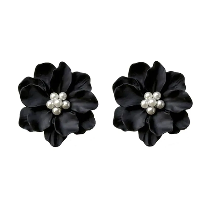 

Sexy Woman Black Flower Earrings Party Club Accessories Ear Stud Earrings Fashion Jewelry Korean Pearl Earrings Moda Mujer 2021