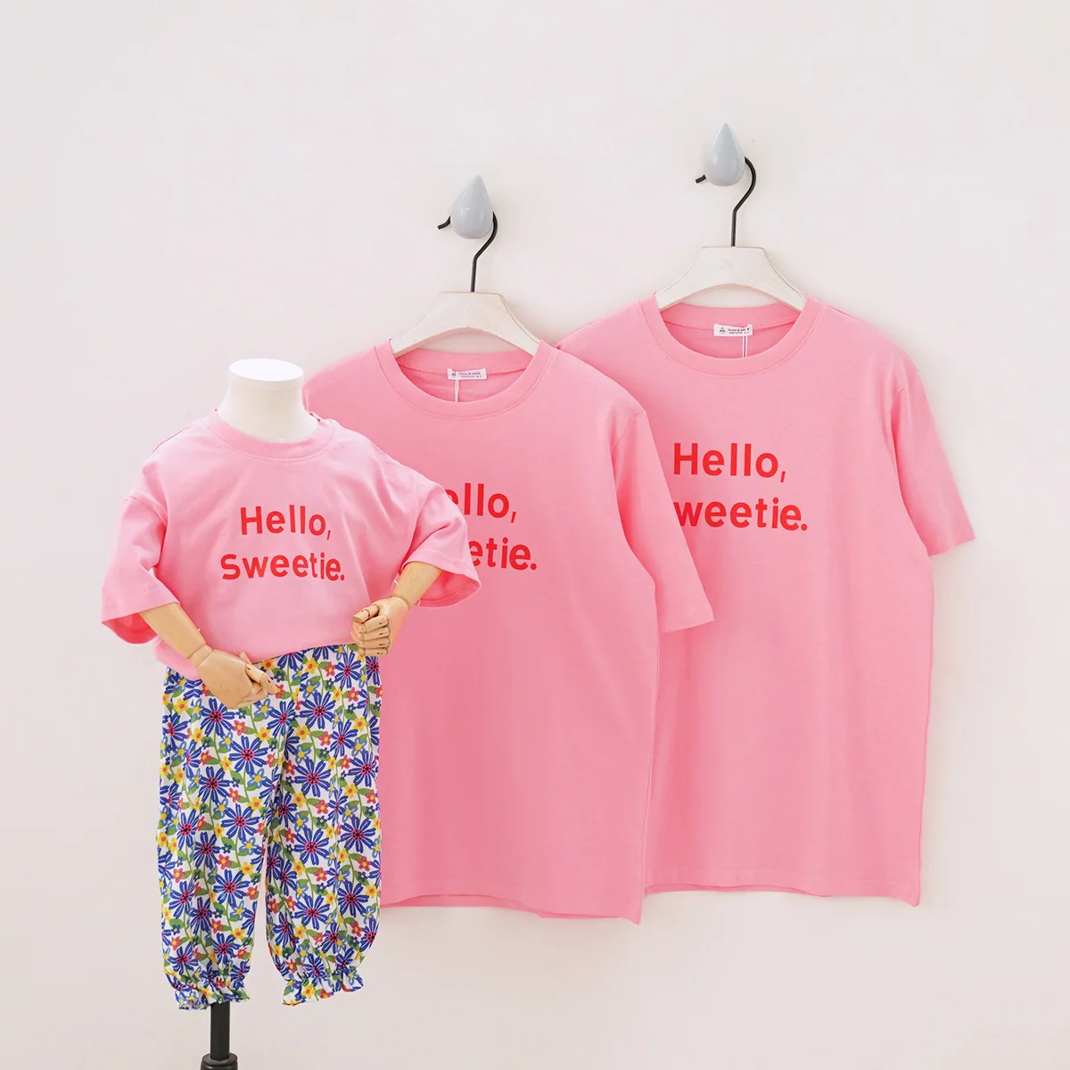 

Летняя семейная одежда, футболки, повседневные футболки с надписью для мам и родственников, топы для сына, для малышей, детей, новинка 2020