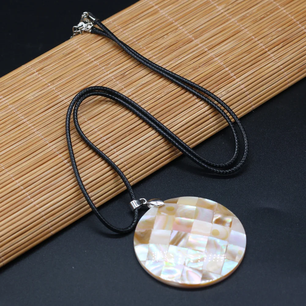 

2023 Round Pendant Necklace Vintage Natural Mother of Pearl Shell Alloy Neck Chain for Man Women Girl Friend Love Jewelry Gifts