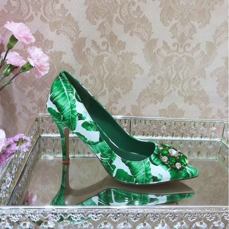 Туфли на высоком каблуке с острым носком разноцветные | Обувь