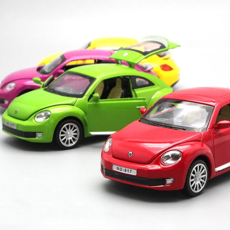 

Модель автомобиля в масштабе 1:32 с высокой степенью имитации жука из сплава, модель автомобиля для мальчиков с 4 дверями и звуковым эффектом, ...