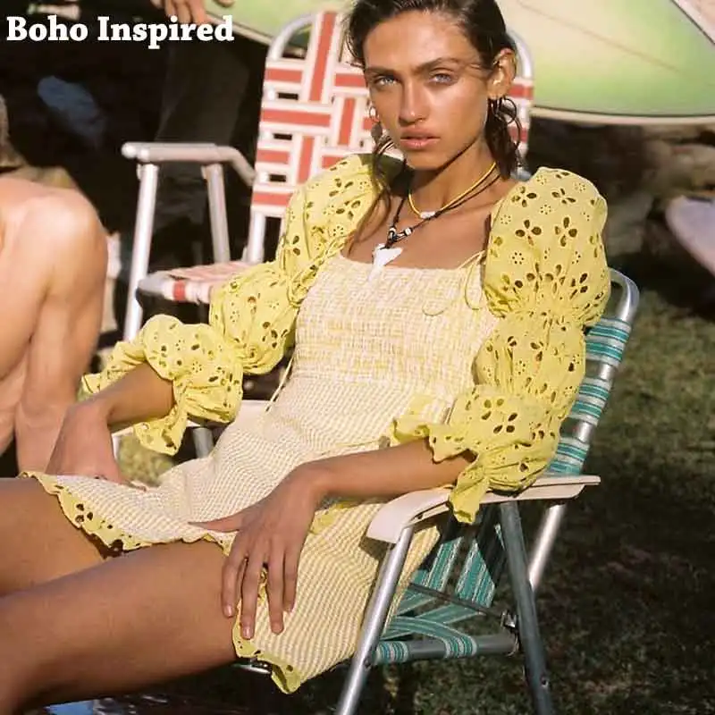Женское летнее платье с вырезом желтое Бохо квадратным и вырезами на спине