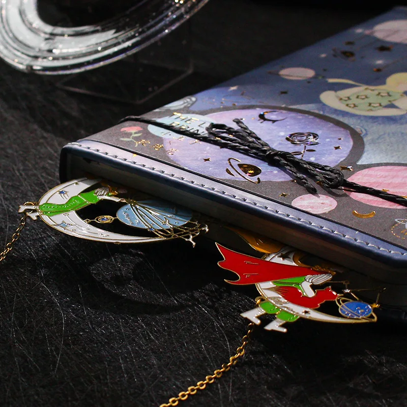 

Luxury Metal Bookmark Chinese Style Vintage Hollow Bookmarks Creative Gifts Students Teachers School Office Stationery Supplies