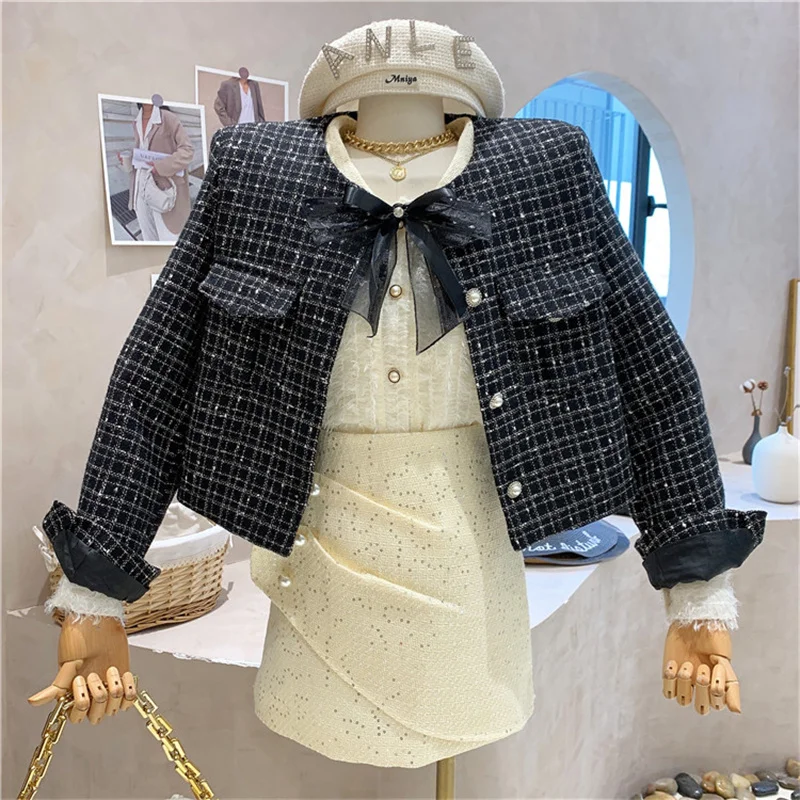

Coats & Jackets