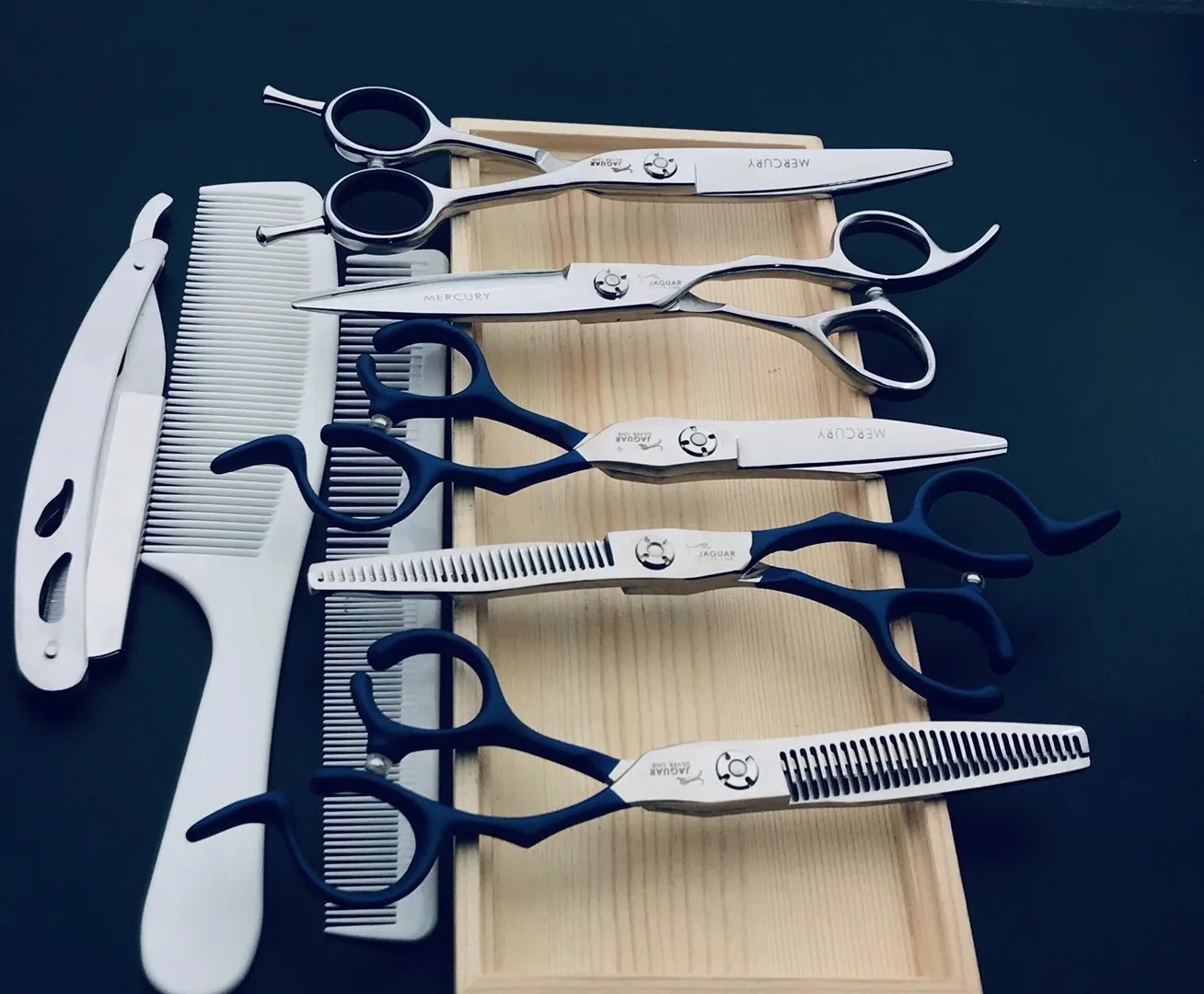 

Sharp Blade Hair Scissors Professional Barber Scissors Hairdressing Shears Salon Cutting Scissor With Razor Set Makas 6.0