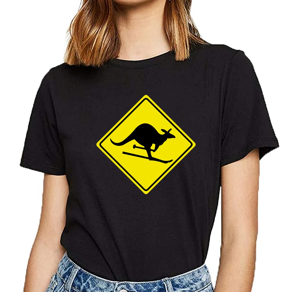 

Женская футболка-кенгуру с надписью «roadsign»