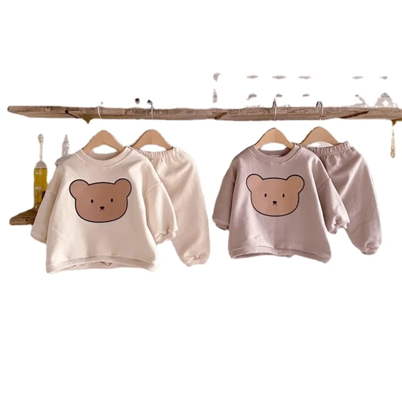 

Осенний комплект одежды для маленьких девочек, топы с мультяшным принтом медведя + штаны для маленьких мальчиков, толстовка + штаны, зимняя д...