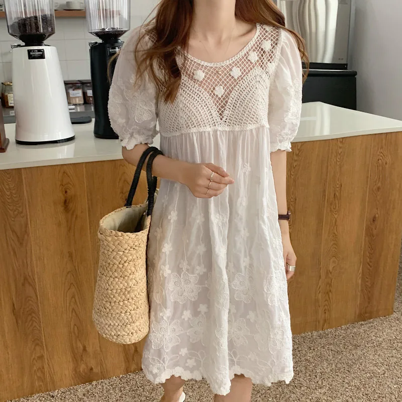 

Женское винтажное кружевное платье, белое свободное платье с цветочным принтом, с пышными рукавами и вышивкой крючком, модель 2021 в Корейско...