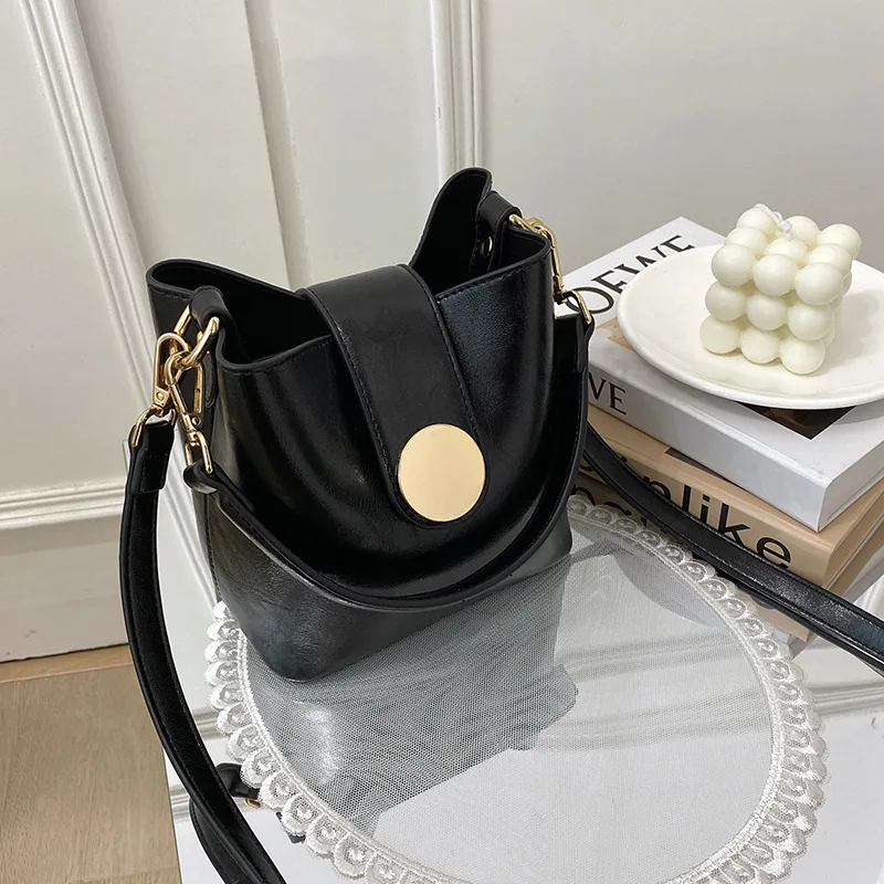 

2021 сумка на плечо, модная женская сумка-мешок, винтажная сумка-мессенджер, Высококачественная сумка на плечо в стиле ретро, простая сумка-то...