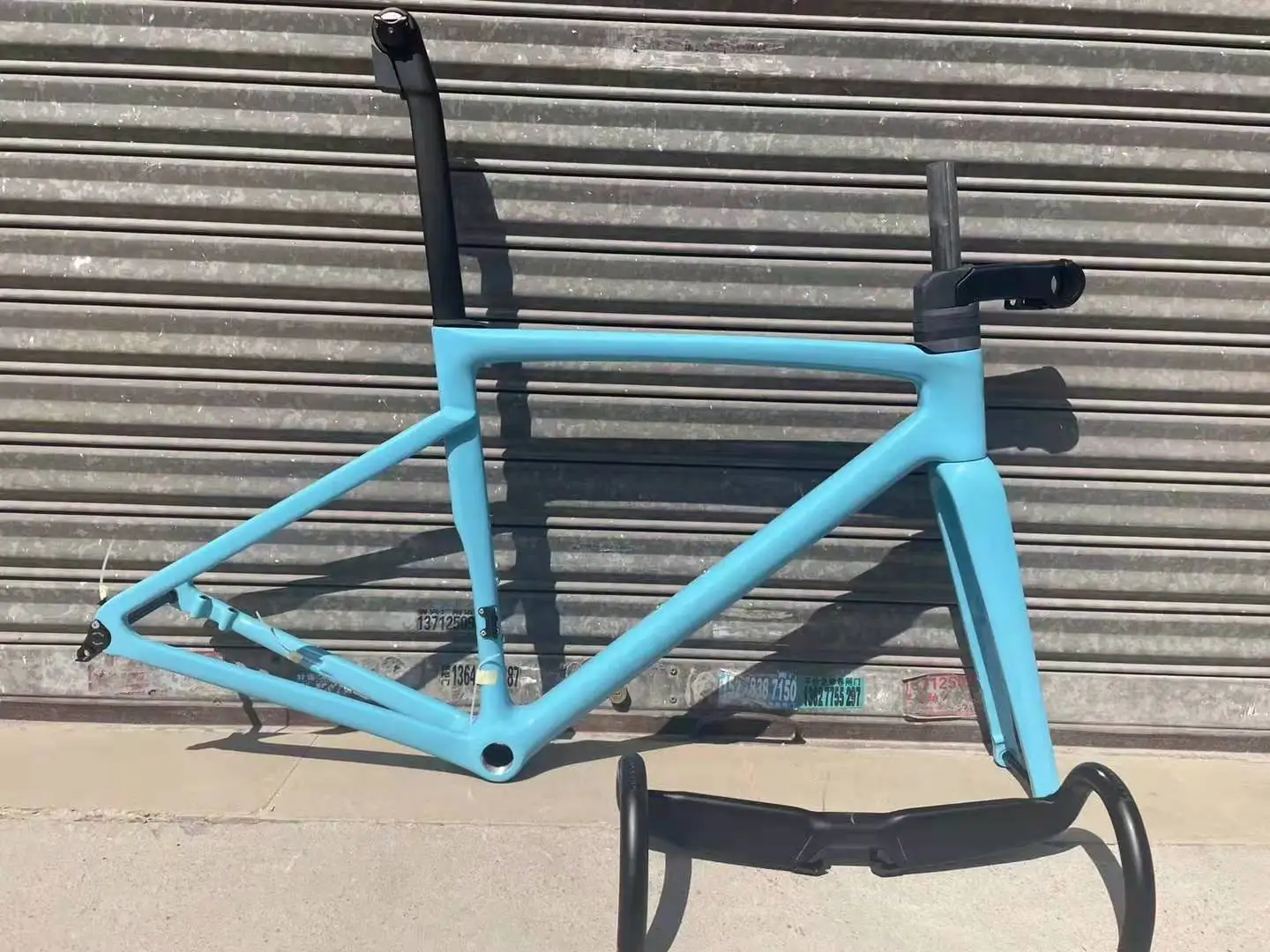 

2021 latest list painted carbon road disc brake bicycle SL7 frame climbing type full internal wiring carbon frame free shipping