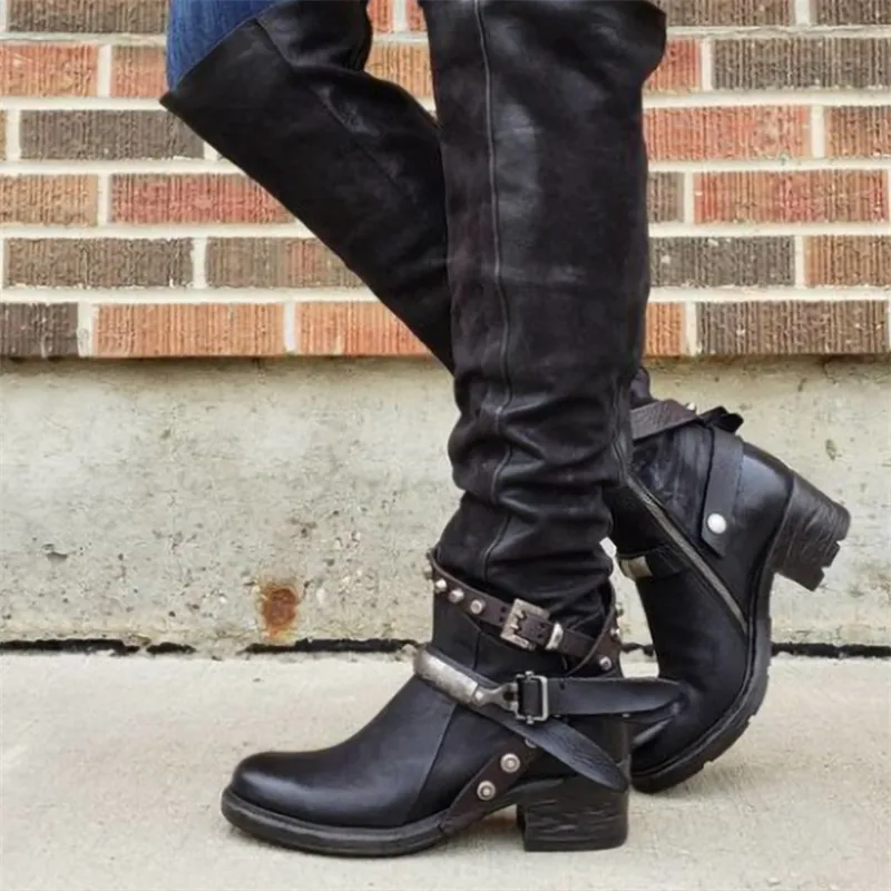 Женские сапоги из натуральной кожи с круглым носком на низком квадратном каблуке