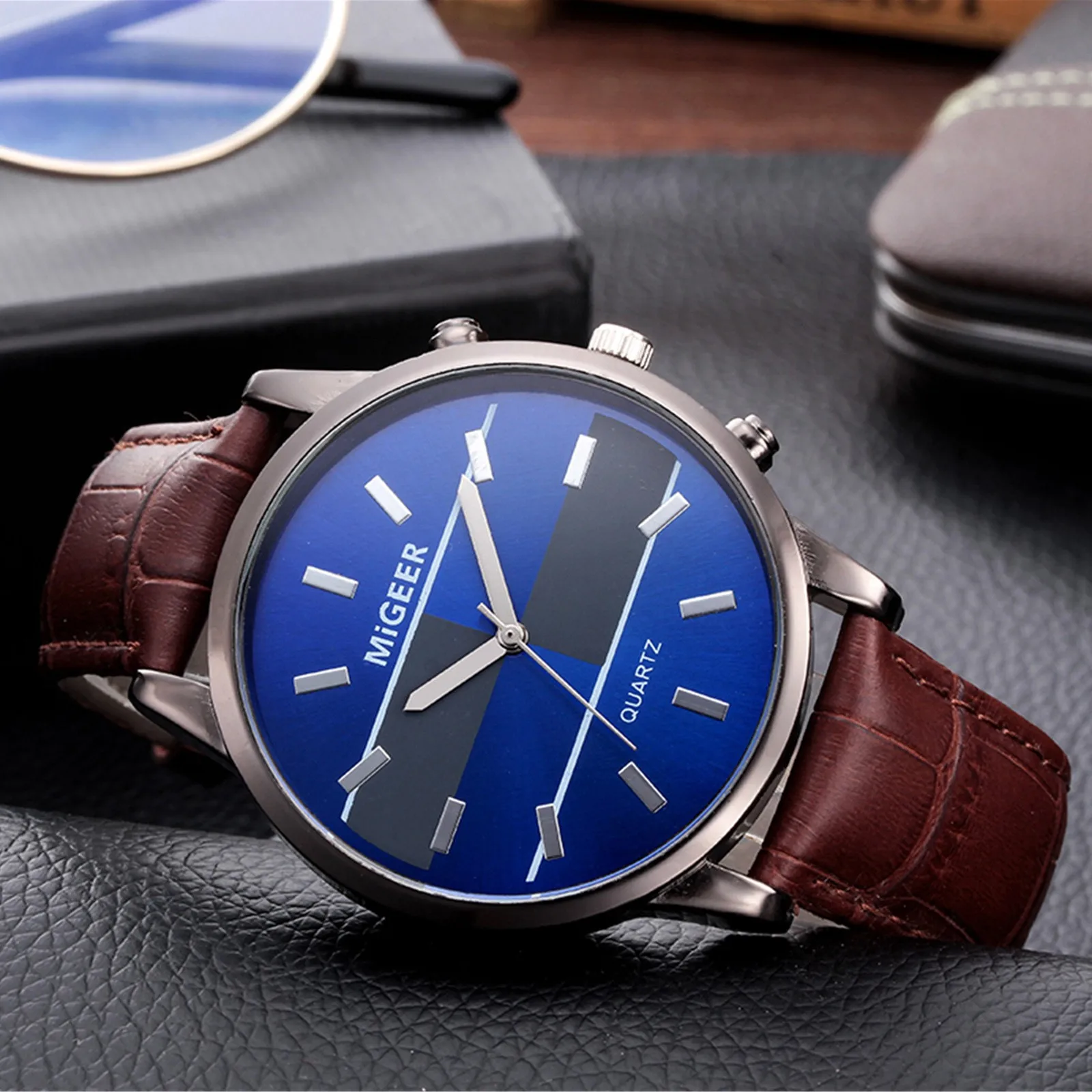 

Minimalist Fashion mens watch Alloy Case Leather Strap men quartz wristwatches Scale Dial men mechanical wristwatches relogio