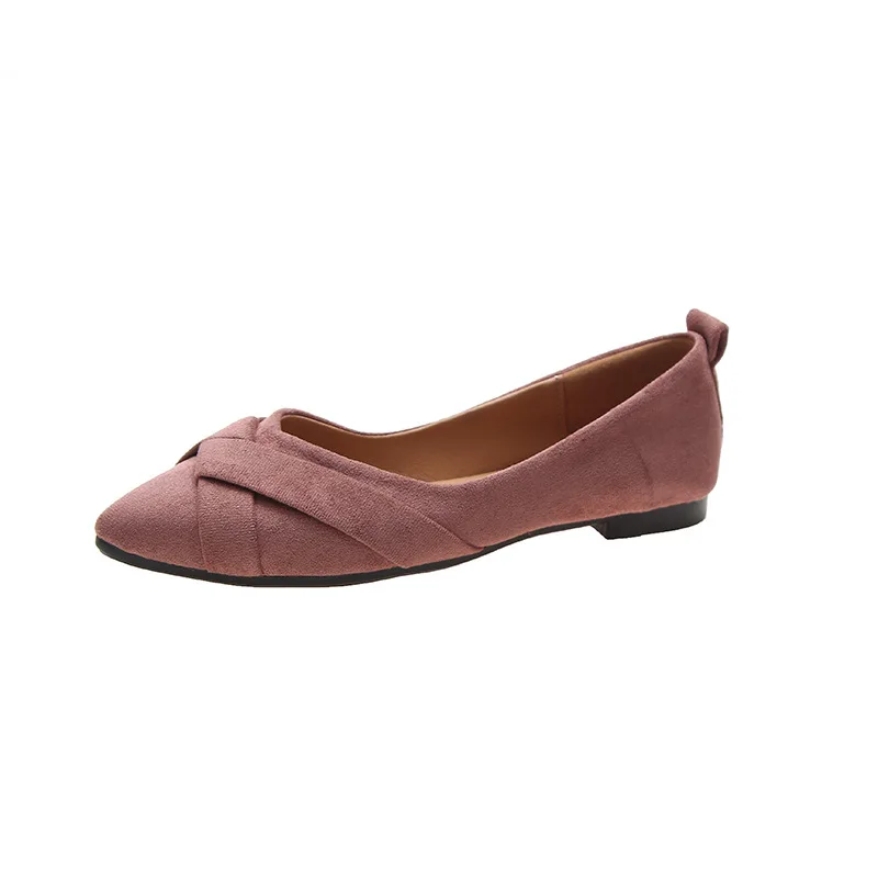 Туфли женские демисезонные на плоской подошве с острым носком без застежки из