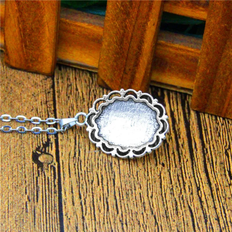 Yellow Flower Pendant Choker Necklace For Women Stainless Steel Chain Vintage Look Antique Silver Plated Fashion Jewelry