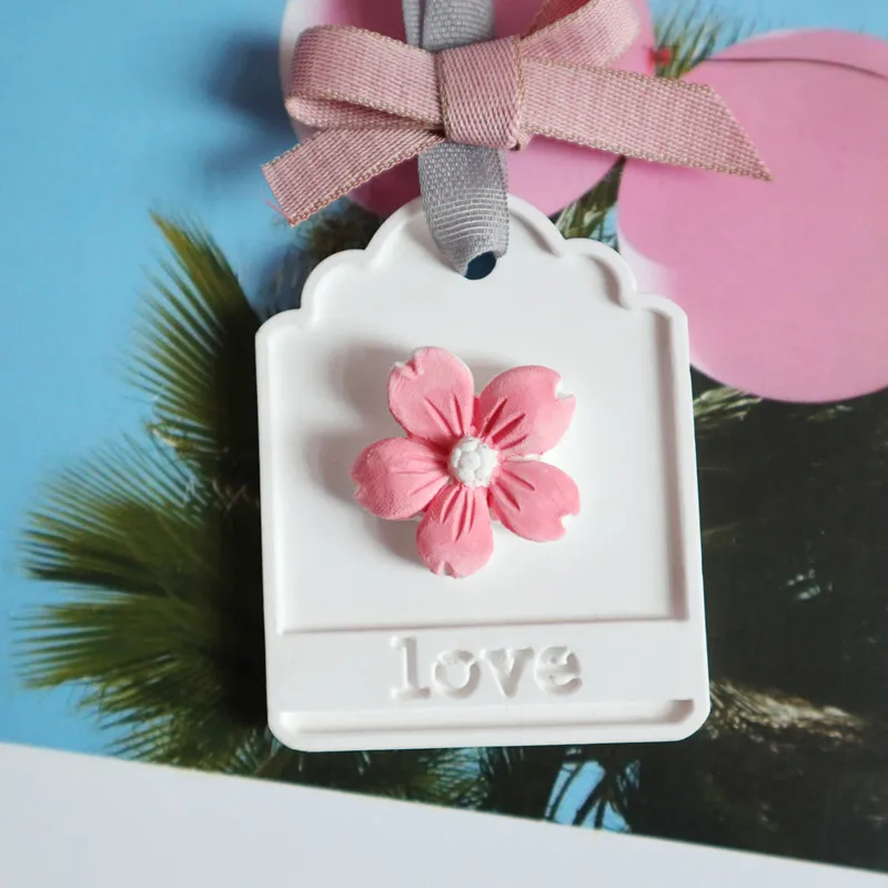 

Flower Love Aromatherapy Wax Silicone Mould For Car Pendant Decoration DIY Gypsum Plaster Molds