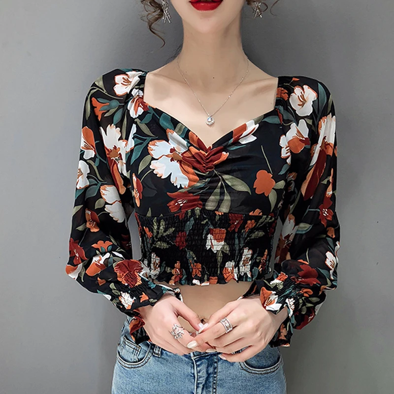 

Vintage Floral Woman Blouse Elegant Square Collar Women Shirts Flare Sleeve Sexy Slim Short Blouses Tops Shirt Blusas Mujer 2021