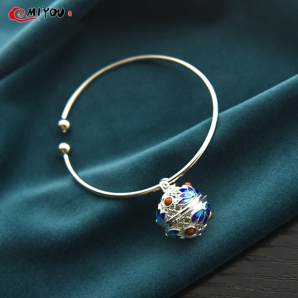 

Chinese Classical Bracelet Fashion Gold/Silver Charm Artificial Stone Bangle Cuff Bracelet Ball Bell Pendants Women Jewelry Gift