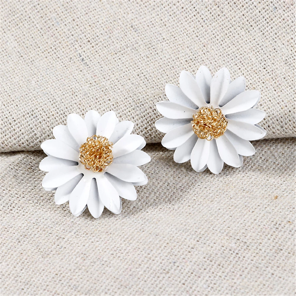 

Korean Style Cute Small Daisy Flower Stud Earrings For Women New Fashion Sweet Earrings Brincos Wholesale Jewelry