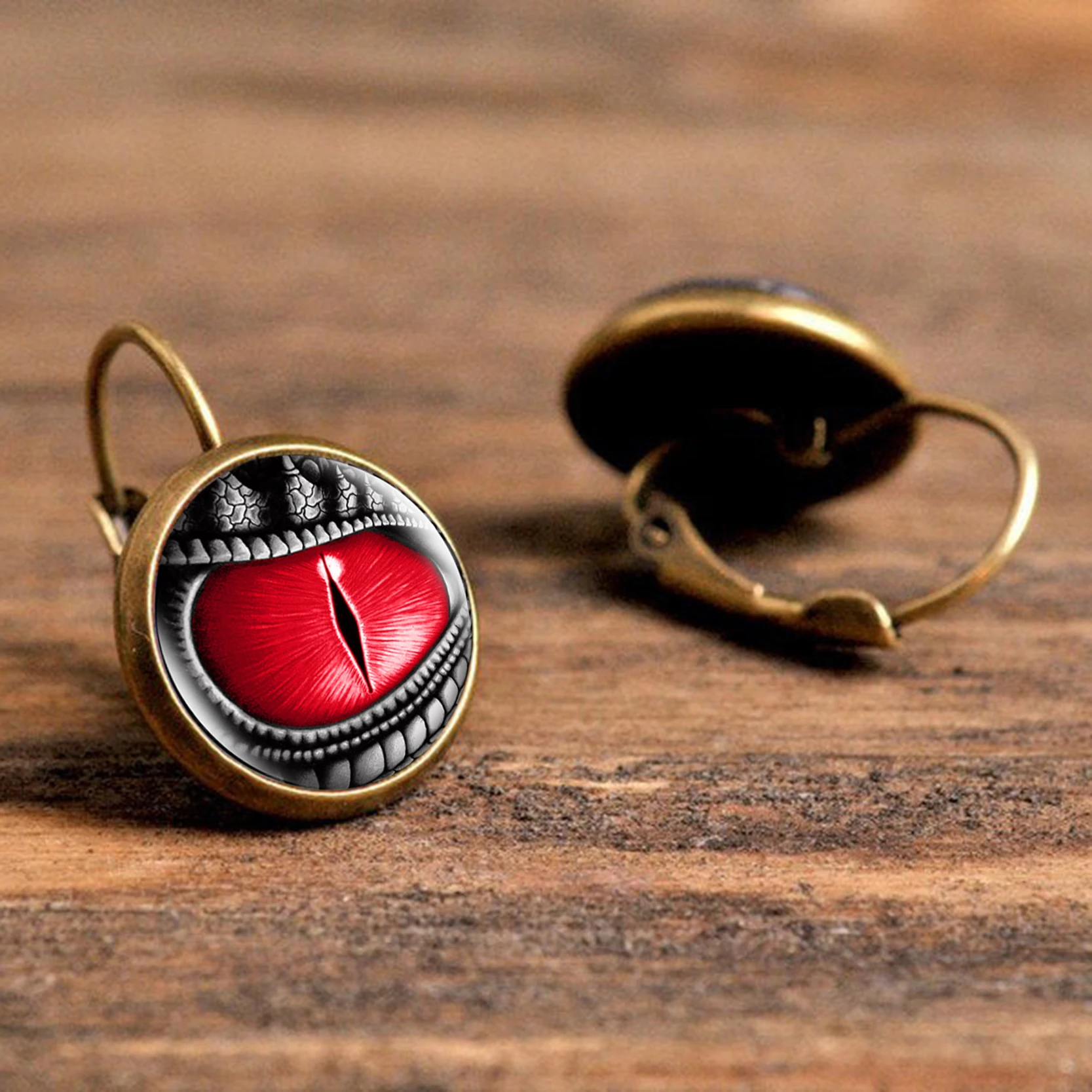 NEW Unique Ladies Dragon Eyes Round Earrings Glass Cabochon Hook Antique Bronze Jewelry Dia 16mmx16mm | Украшения и аксессуары