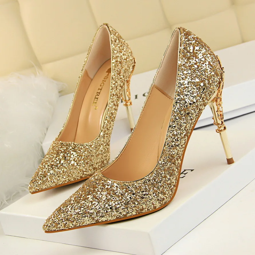 

2021 autumn new sexy banquet dress women's singles metal stilettos shallow mouth pointed sequins large size bridal wedding shoes