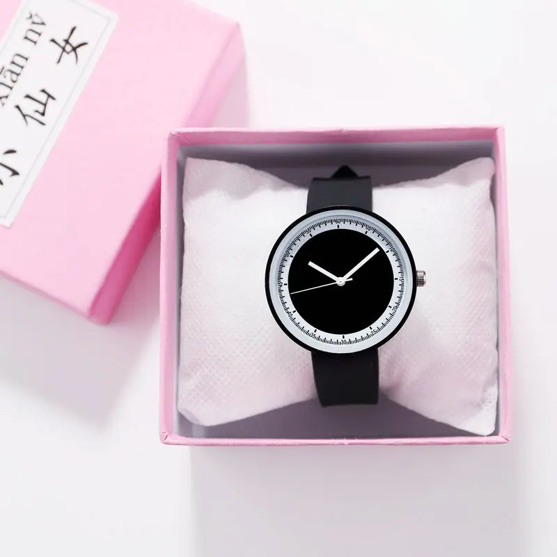 

Personalized Casual Fashion Couple Watches Unisex Silicone Watchband Quartz Men's Full Scale Wristwatch Ladies Black&white Clock