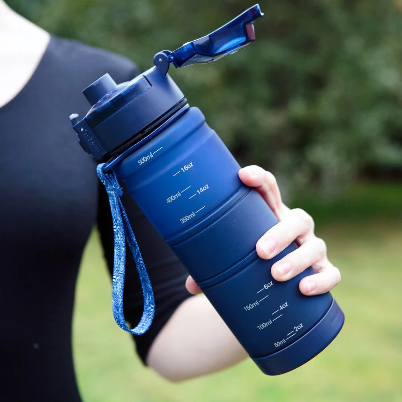 Портативная пластиковая бутылка для воды 500 мл 700 с эффектом потертости