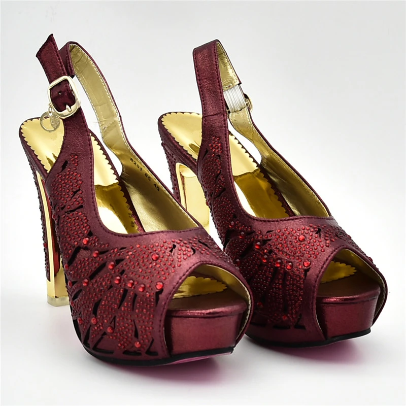 Новые женские туфли и сумочка в комплекте винного цвета Итальянская обувь сумка