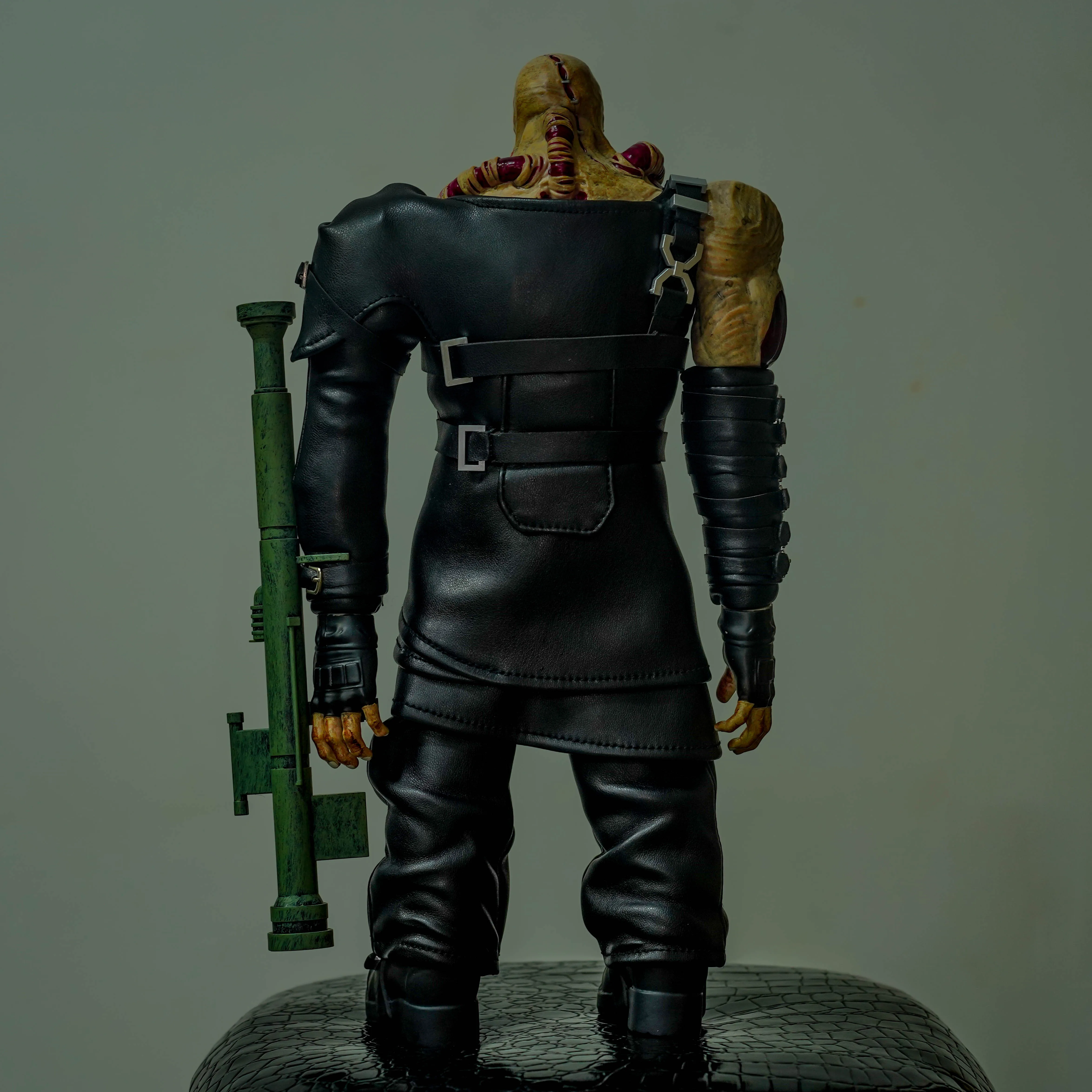 

Us Hot Movie 1/6 Scale umbrella Evil Zombie Dead Tyrant NEMESIS 15inch Action Figure Model
