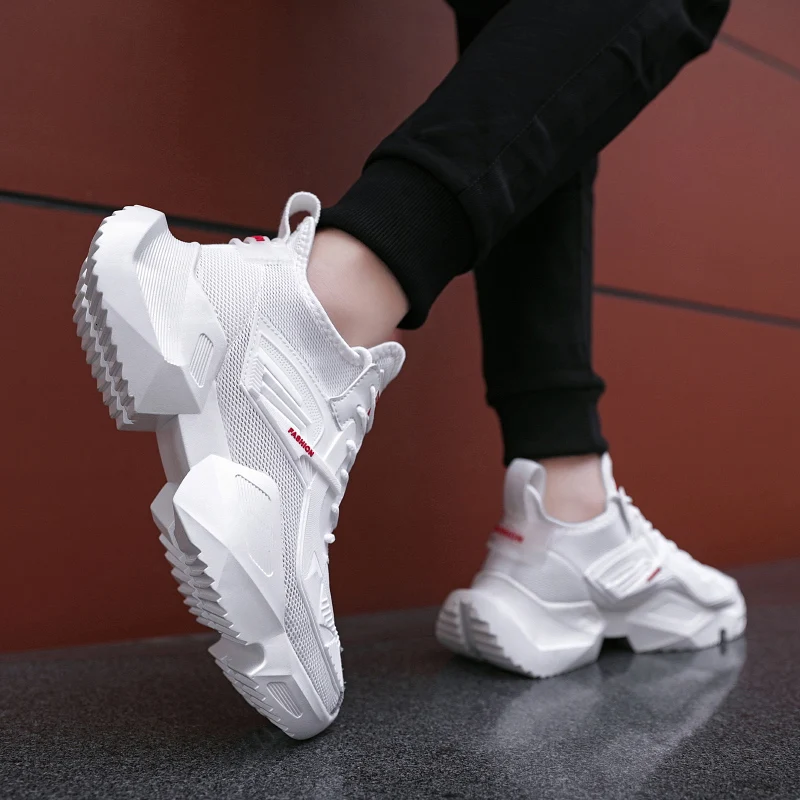 Мужские кроссовки легкие на шнуровке брендовые трендовые спортивная обувь