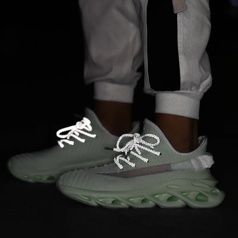 

Plus Size Men White Luminous Sneakers Breathable Jogging Shoes Lace Up Low Top Mesh Casual Flats Outdoor Male Zapatillas Hombre