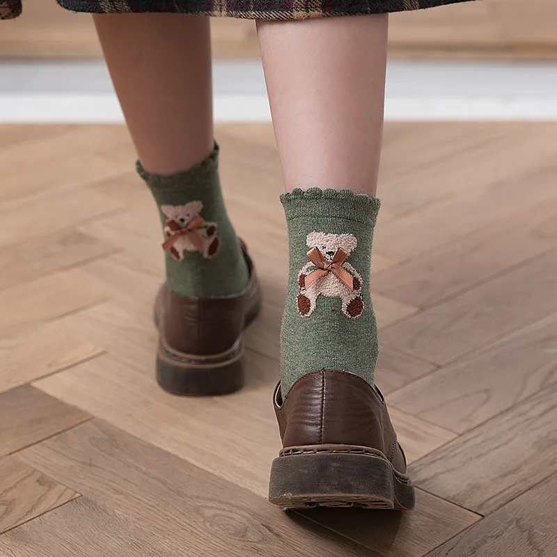 

A Pair of cute cartoon women's pure cotton socks cute fashion bow bear socks pure cotton socks