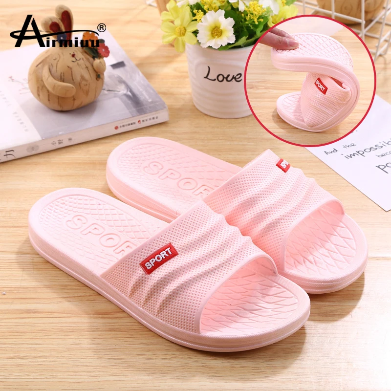 

Slippers Summer Women Stripe Non-slip Slippers Unisex Flip Flops PVC Soft Sole Slides Beach Sandals Bathroom Shoes for Men