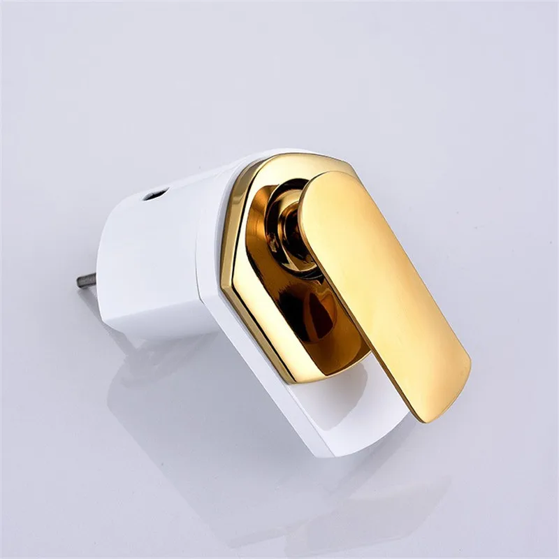 Смеситель для умывальника золотой и белый цвета D-020