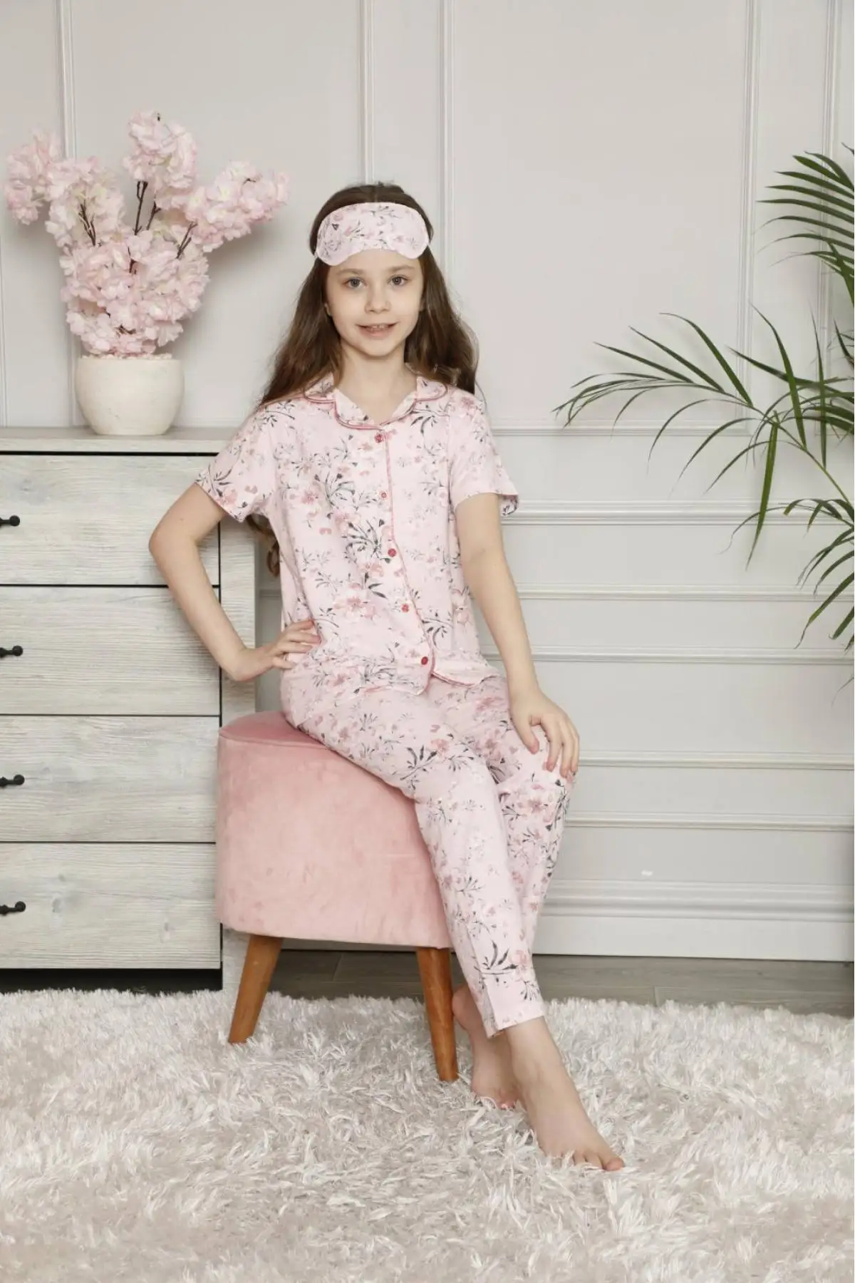 

Female Child Pink Leaf Print Front Button Short Sleeve Pajamas set