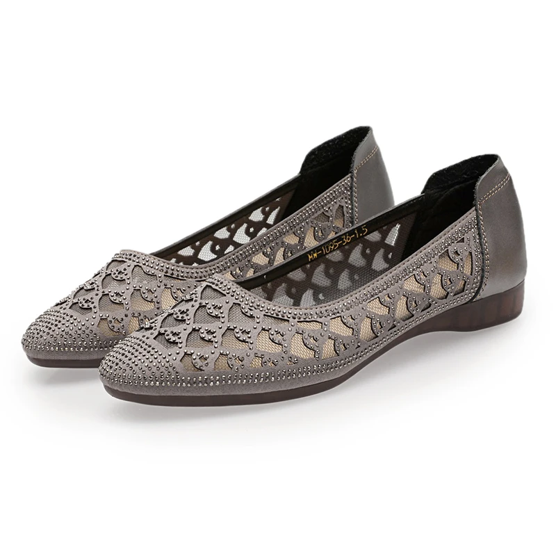 

Summer Women Hollow Out Jelly Sandals Breath Flat Loafers Ladies Flower Cover Heels Ladies Casual Shoes Mother Comfort Footwear