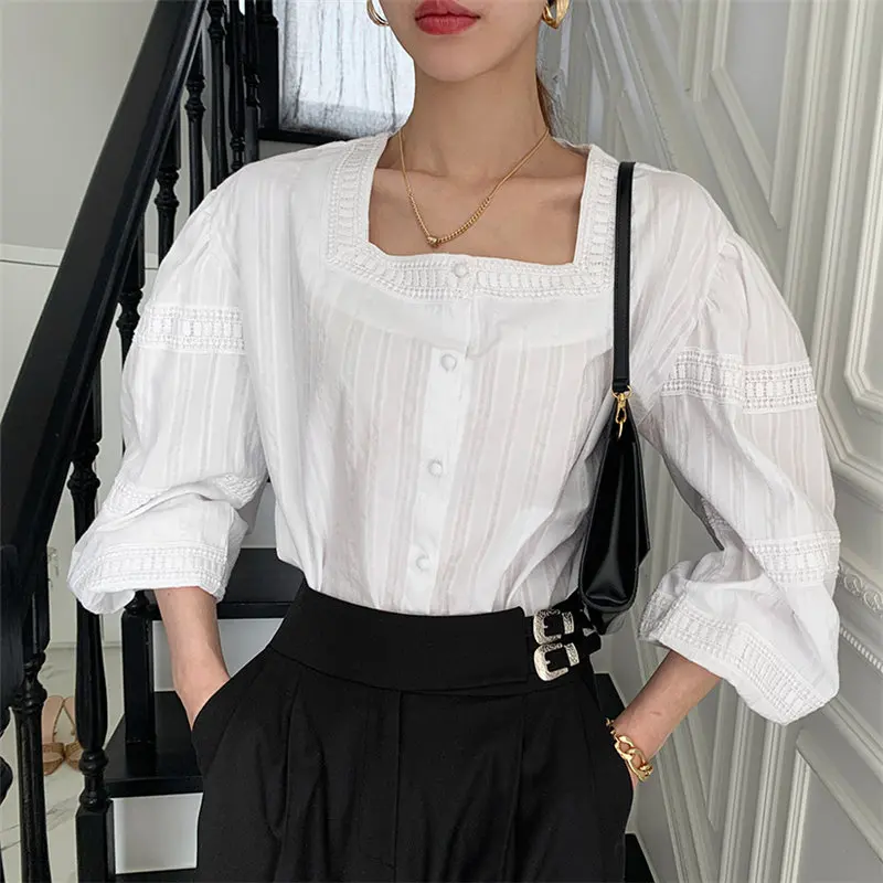 

Vintage OL Chic Fashion White O-Neck Lace Hem Tops 2021 New All-Match Korean Streetwear Gentle Elegant Hot Shirts Solid Femme