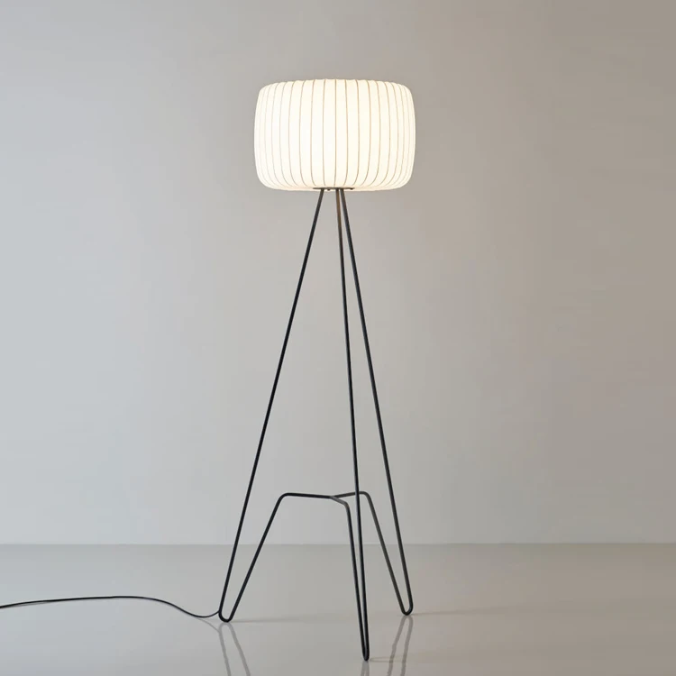 

Современная Минималистичная тканевая Напольная Лампа, железный треугольный светильник для гостиной, спальни