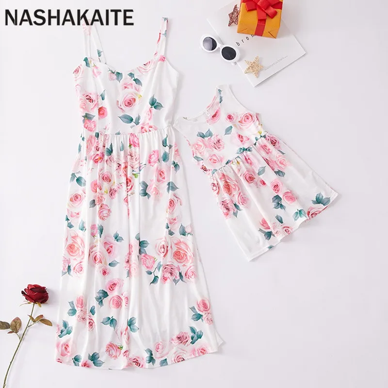 NASHAKAITE/платья для мамы и дочки; летний праздничный сарафан; платье средней длины с цветочным принтом без бретелек; платье для мамы и дочки