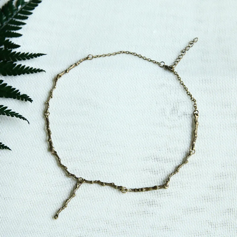 Зеленая ведьма с Каплевидным минималистичным латунным металлическим ожерелье