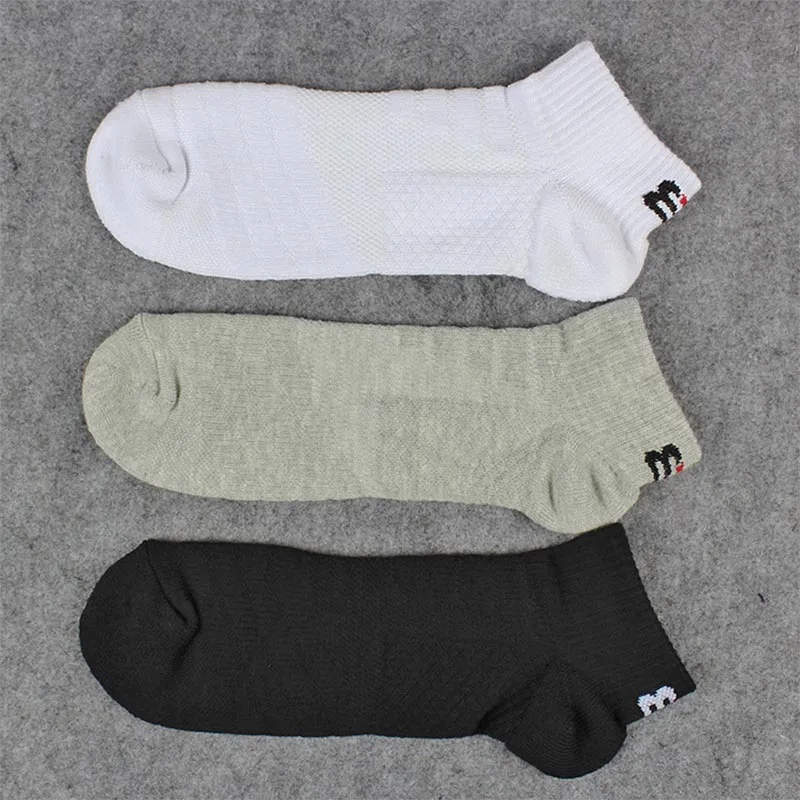 

NANCY TINO Outdoor Mens Sport Socks Breathable Sweat Cotton Non-slip Damping Running Cycling Socks Professional Basketball Sock
