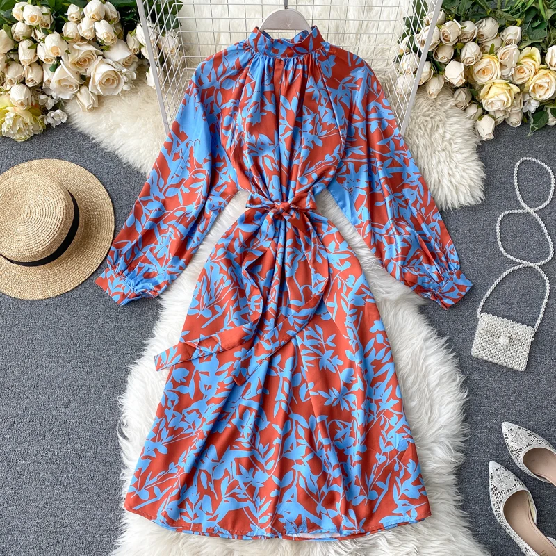 2020 Spring Net Red Temperament Lace Up Waist Thin Western Air Bubble Sleeve Retro Printing Vacation Dress | Женская одежда