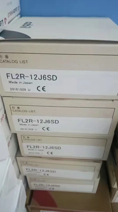 

1 шт. Новый Azbil FL2R-12J6SV FL2R12J6SV Бесконтактный переключатель в коробке