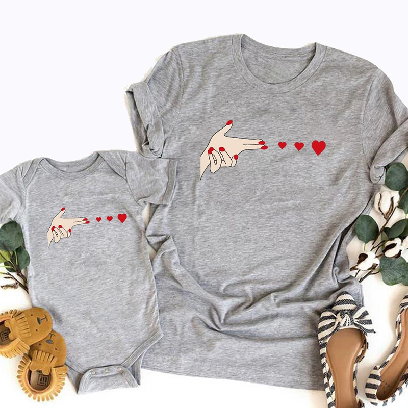 Camiseta de aspecto familiar para mam&aacute; y mi, ropa de partido familiar, Camiseta con estampado rom&aacute;ntico de verano, ropa para pap&aacute; e hijo, familia de las cuatro, 2021-1