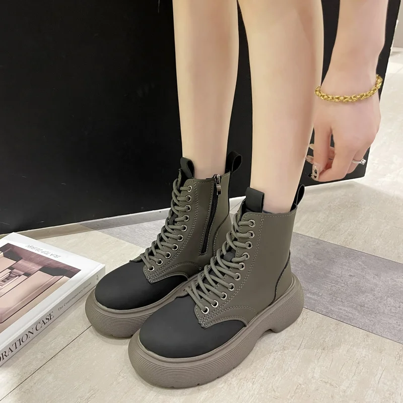 

Women's Thick-soled Martin Boots British Style 2022 New All-match Handsome Motorcycle Boots Lace-up Casual Short Boots Women